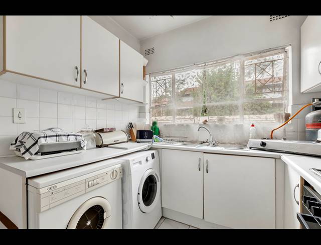 2 BEDROOM APARTMENT FOR SALE IN WINDSOR EAST